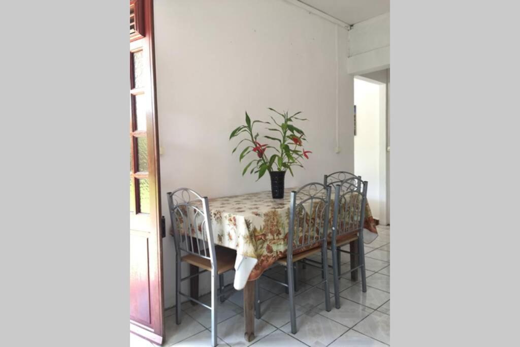 Logement En Pleine Verdure Tropicale -10 Min Plage Le Morne-Rouge Luaran gambar